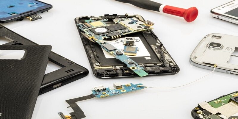 GTRI urges govt to maintain import duties on smartphone components