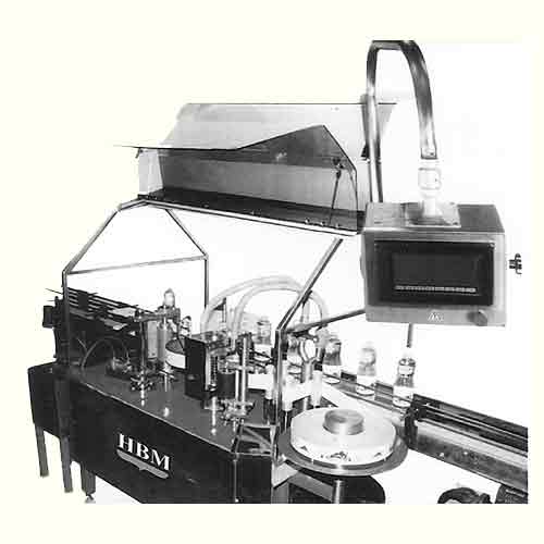 Continuous Roll-Feed Labelling Machine with Hot Melt Glue
