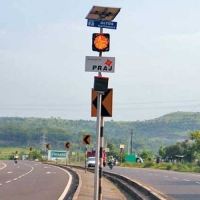 Solar Traffic Signal Blinkers