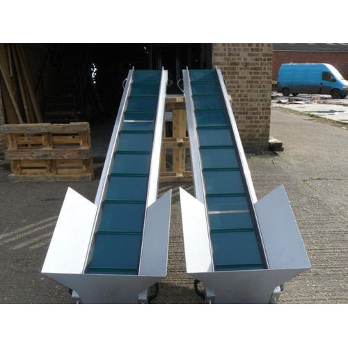Inclined Cleated Conveyor